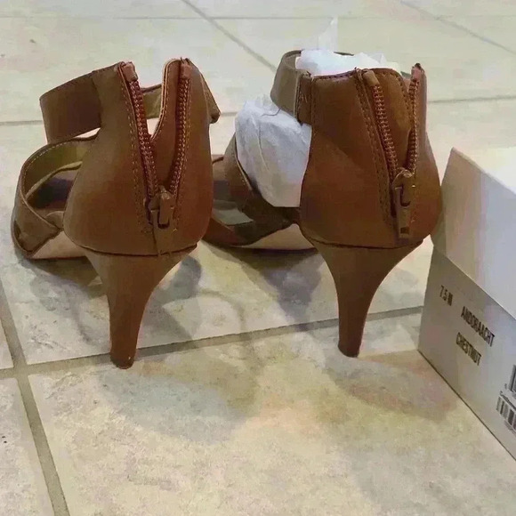 Brown Heels - Picture 3 of 6